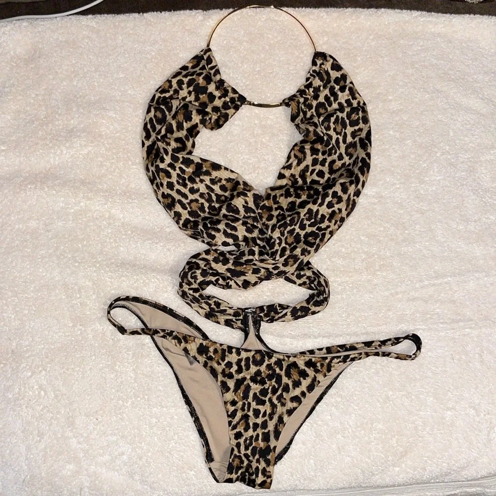 Victoria’s Secret Leopard Print Halter Bikini XS - Picture 3 of 5